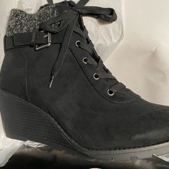 Torrid wide black wedge zip side bootie nwt - Picture 5 of 5